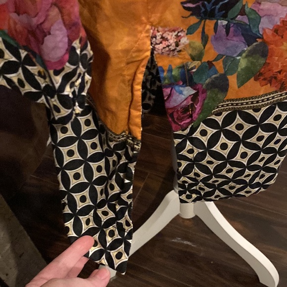 Sapphire Brand Floral dress -splits up sides, wooden buttons-Size Med - Picture 4 of 11